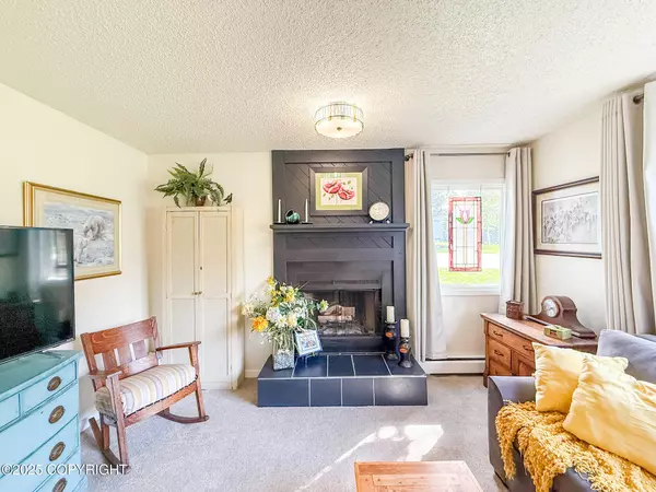 1661 Eastridge DR #101, Anchorage, AK 99501
