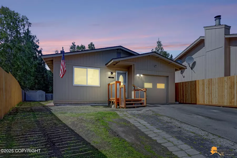 8530 Gordon CIR, Anchorage, AK 99507