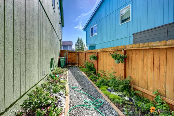 Anchorage, AK 99502,1848 Wildberry LOOP