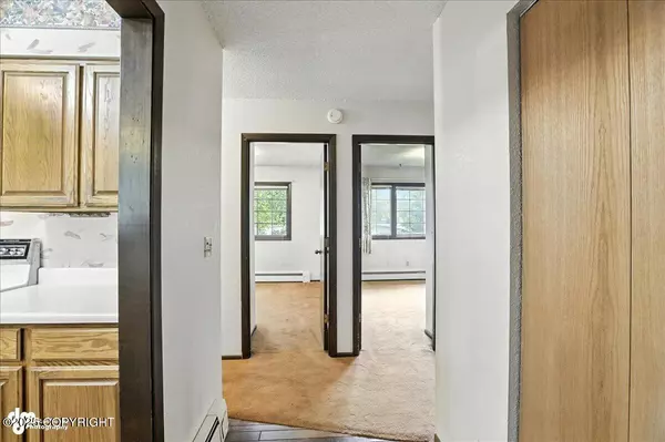 Anchorage, AK 99502,7925 Wisteria ST