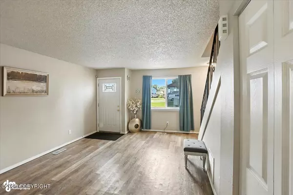 Anchorage, AK 99517,3718 Chaffee CIR