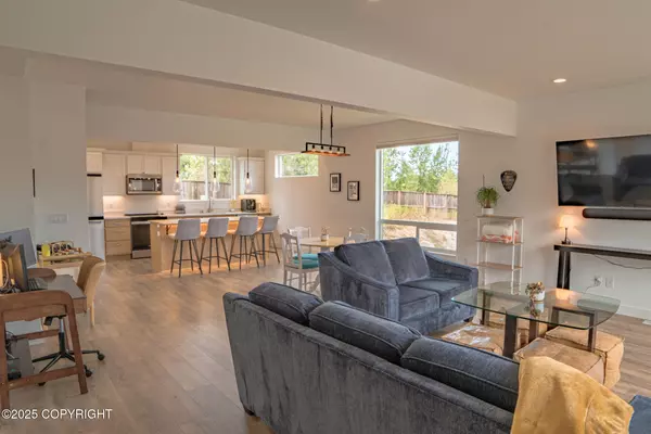 3668 Little Bear PL #6, Anchorage, AK 99504