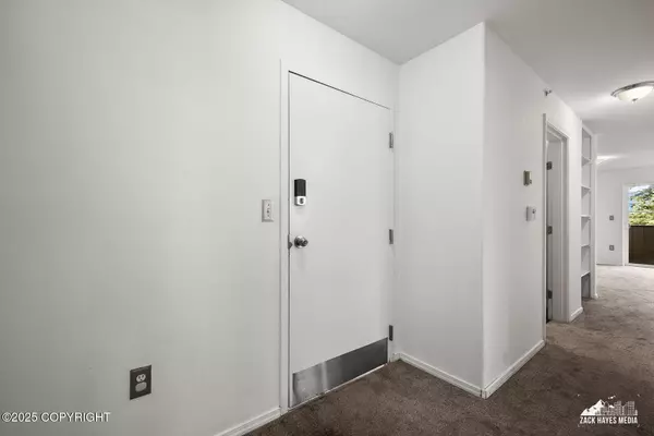 Anchorage, AK 99503,123 E 24th AVE #4