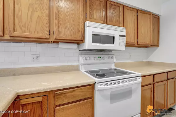 Anchorage, AK 99507,2830 Happy LN #5