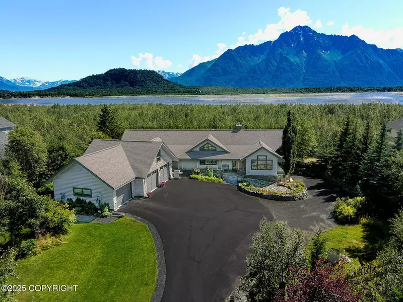 13980 E River Bend CIR, Palmer, AK 99645