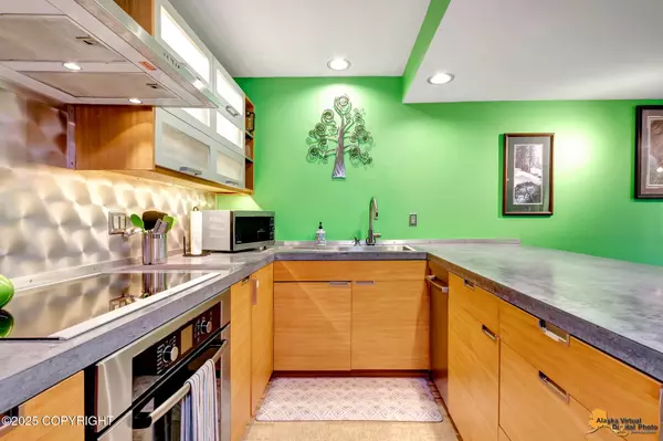 Girdwood, AK 99587,125 White Pass LN #706