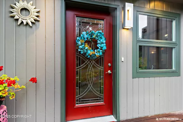 Anchorage, AK 99516,7041 Potter Heights DR