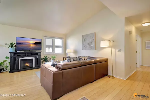 Anchorage, AK 99517,3425 Lakeshore DR #4