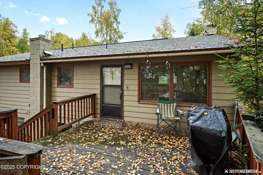 12121 Horseshoe DR, Eagle River, AK 99577