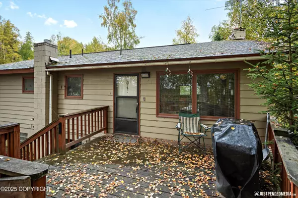 12121 Horseshoe DR, Eagle River, AK 99577