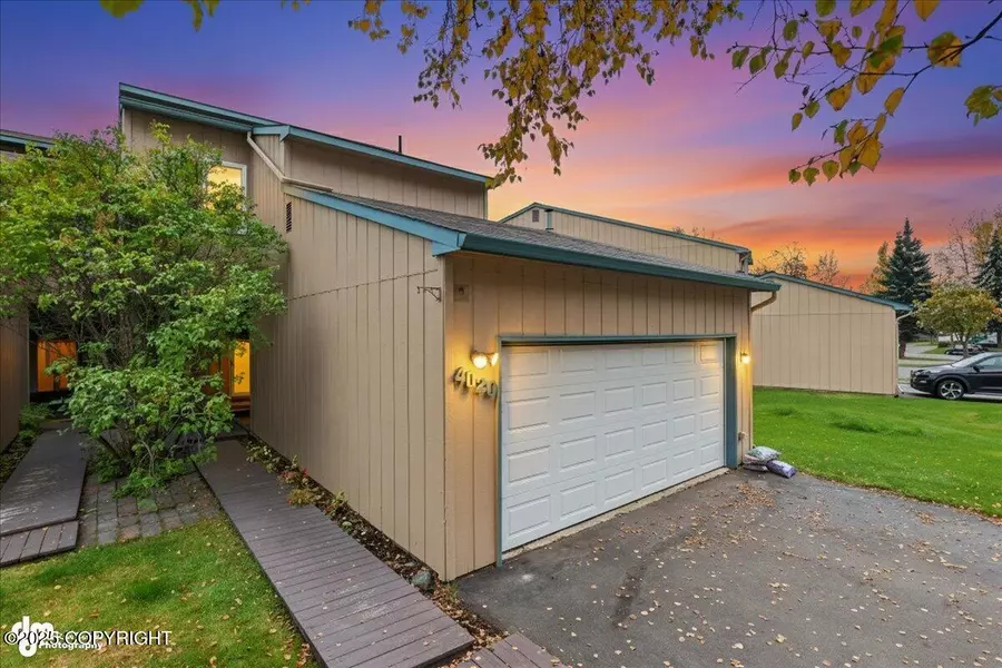 4020 Lunar DR A-5, Anchorage, AK 99504