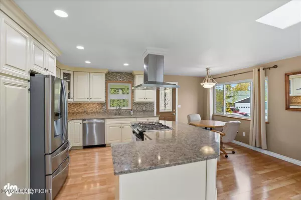 Anchorage, AK 99504,1833 Skilak CIR