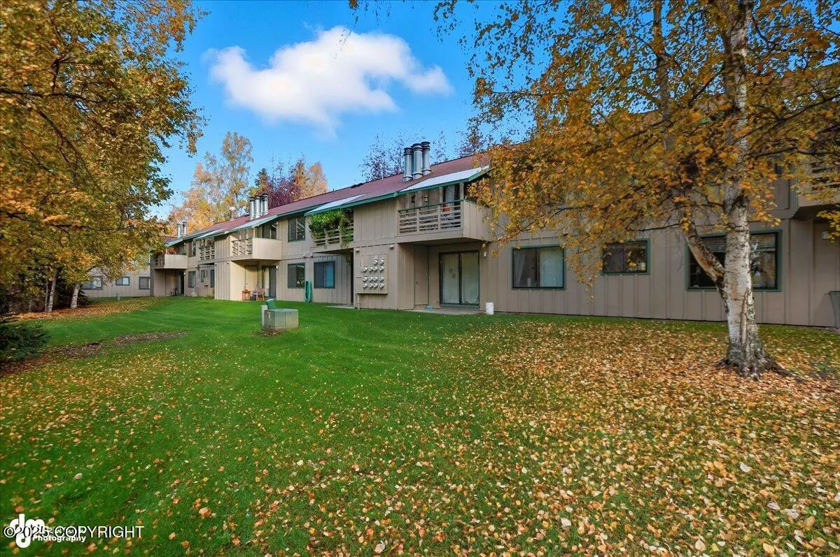 Anchorage, AK 99517,3021 Lois DR 208