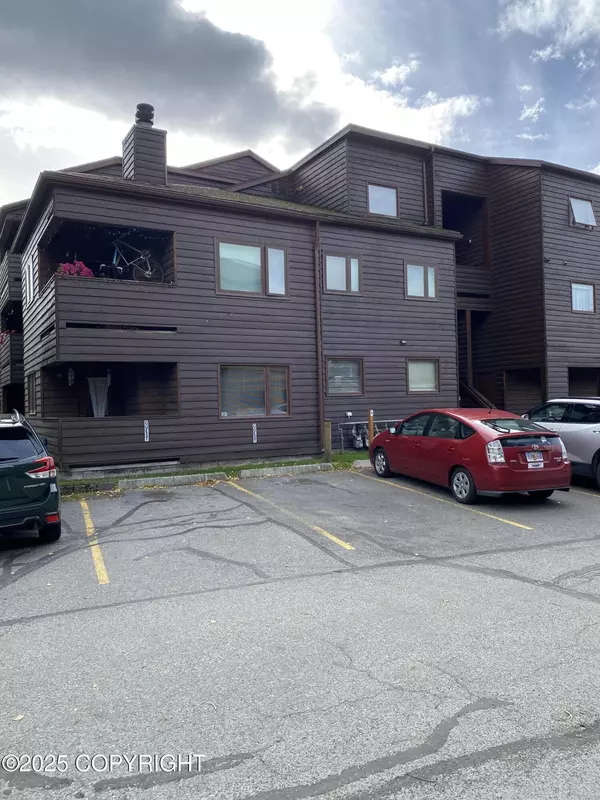 Anchorage, AK 99507,9730 Vanguard Drive DR #12