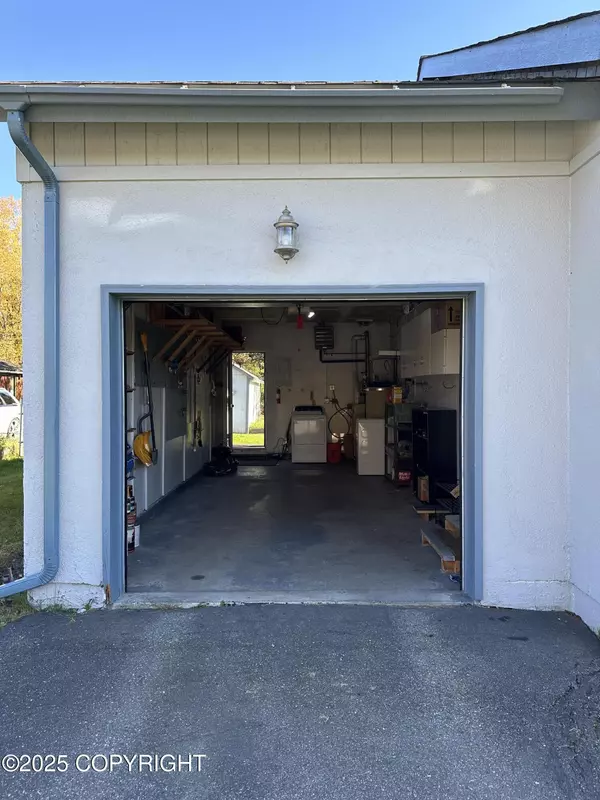 Anchorage, AK 99508,1413 Wintergreen ST