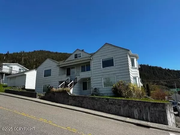 402 Madison ST #2, Ketchikan, AK 99901