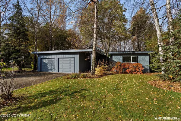 3818 Helvetia DR, Anchorage, AK 99508