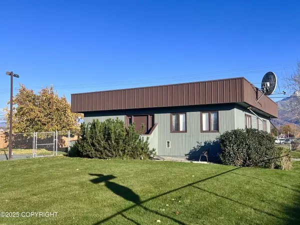 941 S Cobb ST, Palmer, AK 99645