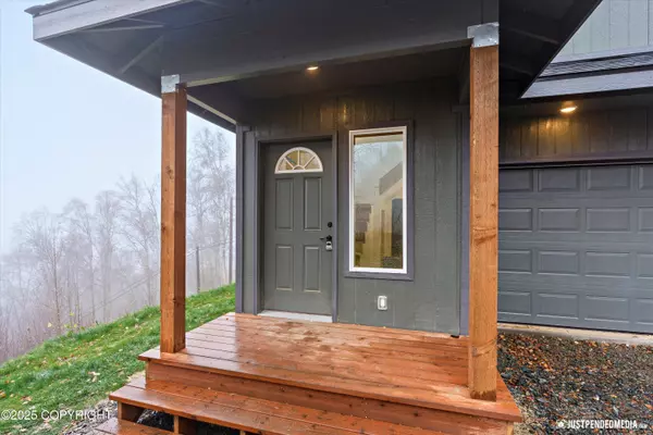 19460 Sullins DR, Chugiak, AK 99567