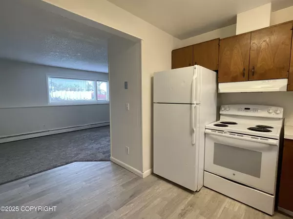 Anchorage, AK 99517,2746 W 42nd AVE #5
