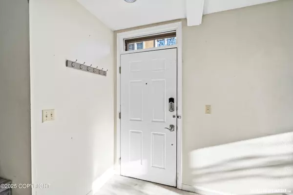 Anchorage, AK 99504,6420 E Northern Lights BLVD #7H