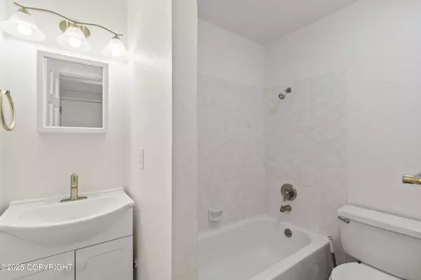 Anchorage, AK 99515,1926 Stonegate CIR 9