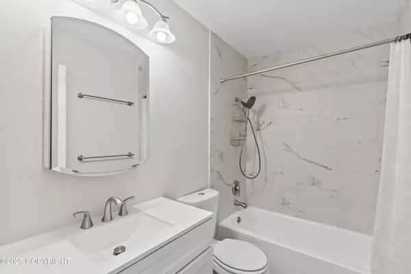 Anchorage, AK 99515,1926 Stonegate CIR 9