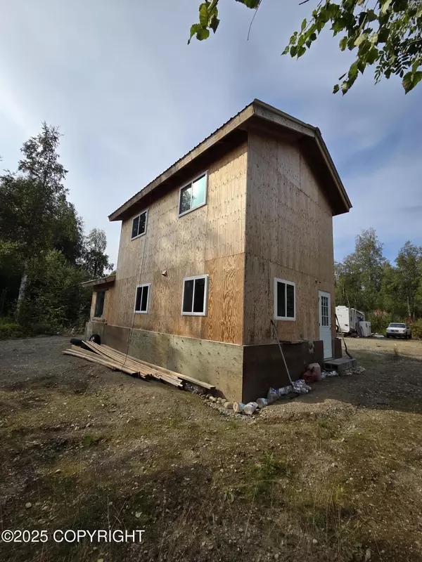 Talkeetna, AK 99676,35599 S Montana Creek RD