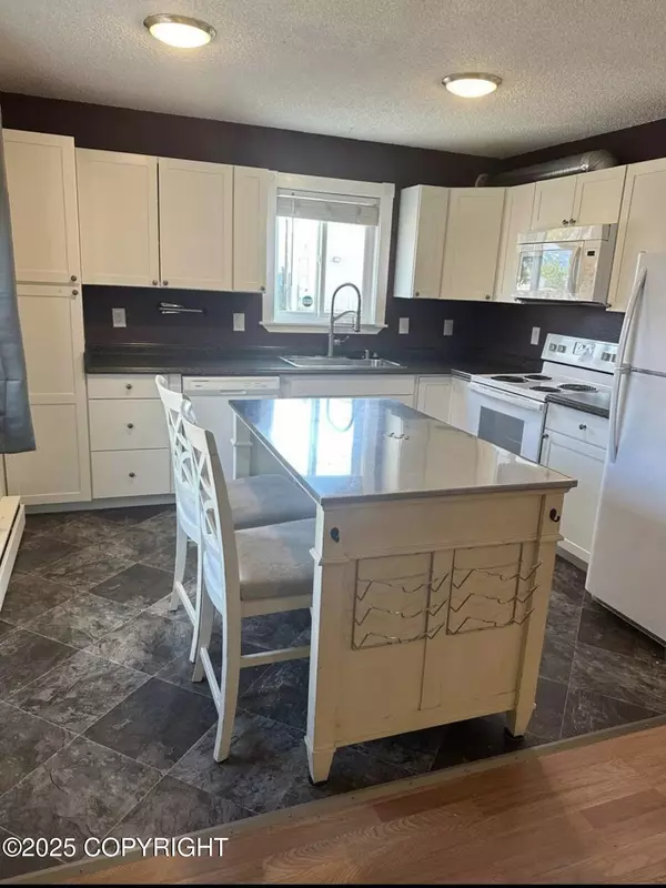 821 E 46th CT 1, Anchorage, AK 99503