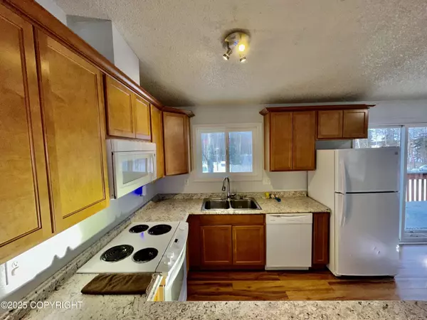 601 W Lakeview AVE, Wasilla, AK 99623