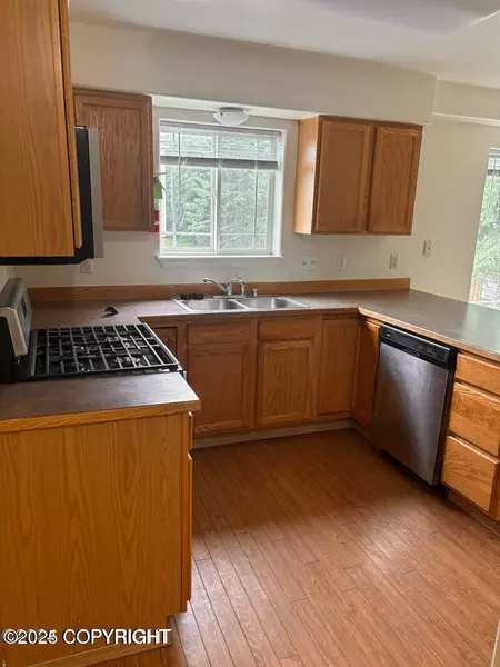 6800 Gold Kings AVE #D, Anchorage, AK 99504