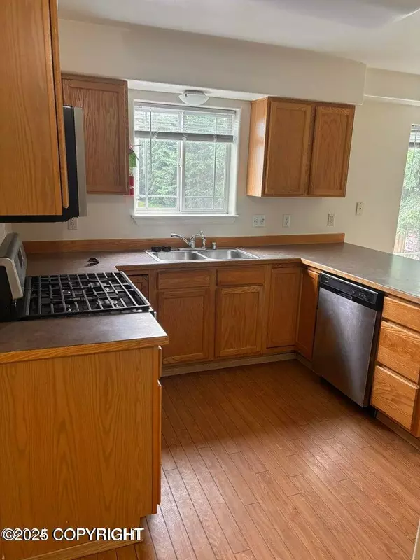 6800 Gold Kings AVE #D, Anchorage, AK 99504