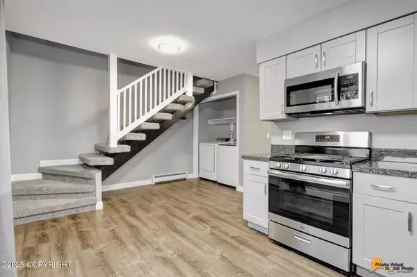 Anchorage, AK 99502,9336 Blackberry ST #5