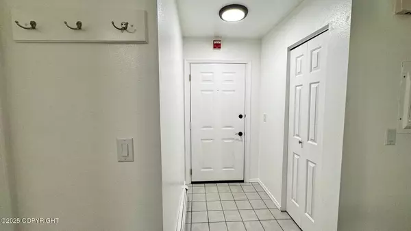 Anchorage, AK 99507,9710 Vanguard DR #80