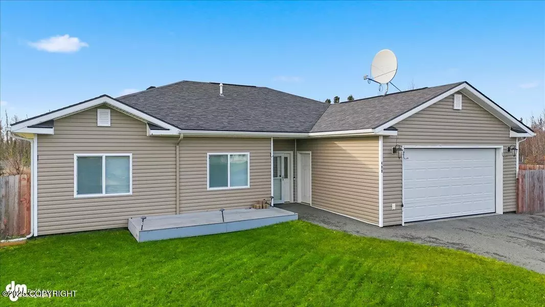 488 W Goldenwood ST, Wasilla, AK 99654