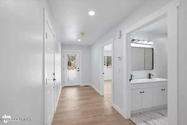 Anchorage, AK 99503,3512 Cope ST