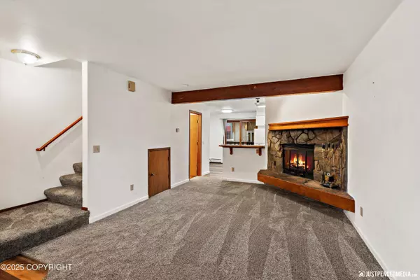 Anchorage, AK 99518,8111 Briarwood ST