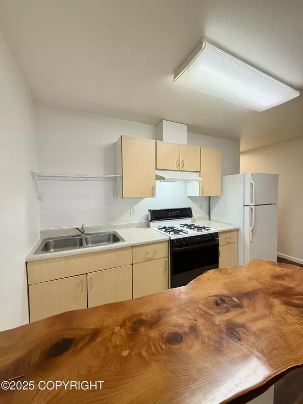 Anchorage, AK 99515,250 E 120th AVE #31