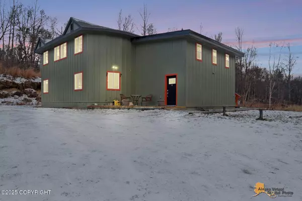 6235 N Wolverine RD, Palmer, AK 99645