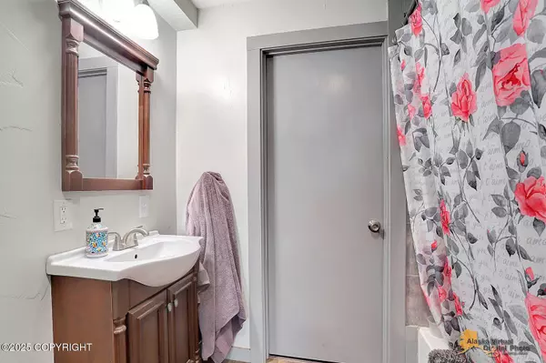 Palmer, AK 99645,6235 N Wolverine RD