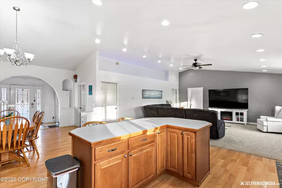 14124 W Millers Ridge RD, Houston, AK 99694