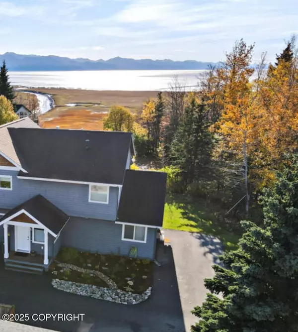 9525 Endicott ST, Anchorage, AK 99502