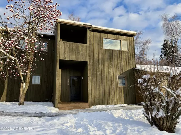 2068 Cliffside DR, Anchorage, AK 99501