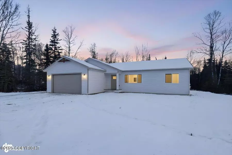 2145 N Skye CIR, Big Lake, AK 99654