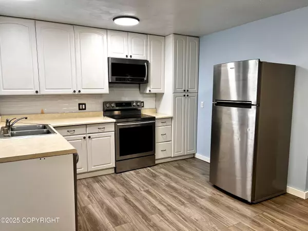 3337 Creekside DR #B, Anchorage, AK 99504