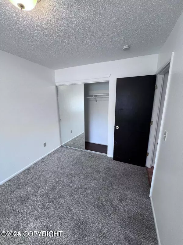 Anchorage, AK 99502,6952 Weimer RD #5