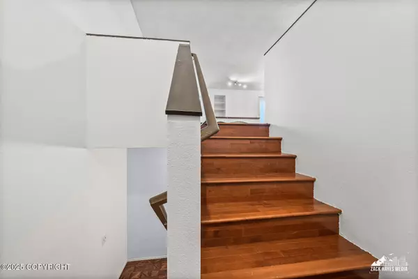 Anchorage, AK 99501,1220 E 16th AVE #15