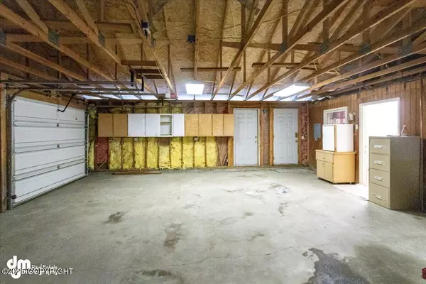 Anchorage, AK 99516,3700 De Armoun RD