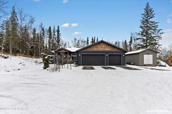 15233 Loc Loman LN, Anchorage, AK 99516
