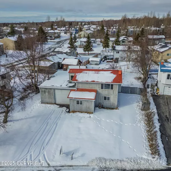 Anchorage, AK 99502,9032 Lance CIR